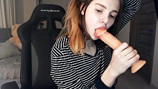 Brunette Solo Webcam Masturbation