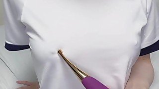 細いバイブで乳首をすりすりする❤︎ オナニー 日本人 A Japanese girl rubs her nipples with a thin vibrator