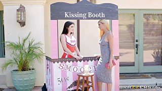 Jenna Reid, Sandy Fantasy The Kissing Booth / 24.7.2016