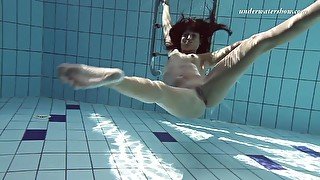 Zhanetta super sexy underwater slut