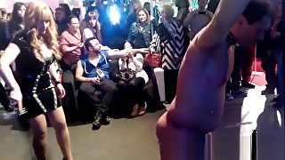Mistress Noor featuring Chulapopichi in BDSM show