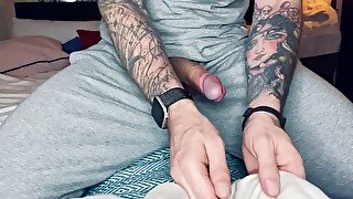 Stunning cumshot (full vid)