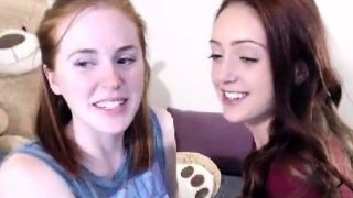 Hot Lesbians Licks and Eats Each Other Pussy