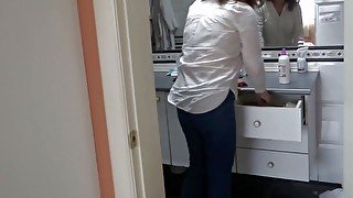 My sister-in-law loves showing off while she asks me to show her my cock and jerk off