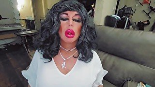 best video ever made crossdressing crossdresser lipstick big lips makeup too much makeup way too muc