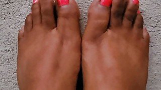 Neon pink feet