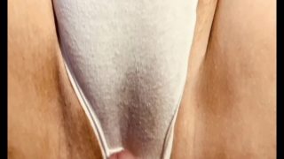 Unrasierte Muschi, Cumshot auf Höschen, Heimvideo, Nasses Höschen, Milf