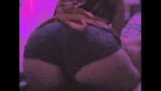 Chubby big tittie big ass chick giving deepthroat short clip