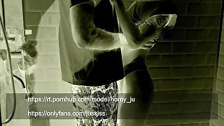 Мокрая Майка и лицо в сперме Horny_Ju секс в душе