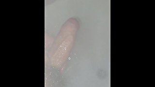 Ducha caliente, vapor, masturbacion rápida, mucho semen