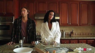 Extra-sexy cleaner fucked by her lucky client