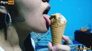 Beautiful teen sucking ice cream like it's a big dick