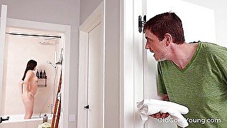 Join Me In The Shower - Amelia Ost