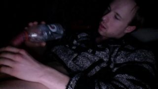 Fan Requested Vid: jerkin off in2 Gatorade bottle