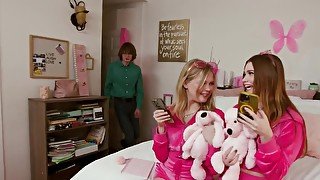 MFF threesome parody of the popular comedy movie Legally Blonde