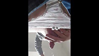 Pissing with slow motion dribble