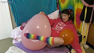 Giant Balloon Inflation & Twerk HD