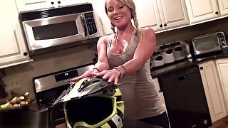 M33t M4dd3n Cleaning Up Wet Titties