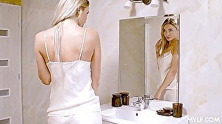 Rocking Venera Maximas Milf Action