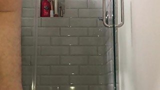 19 year old Jesse Gold pumps out a load while taking a shower