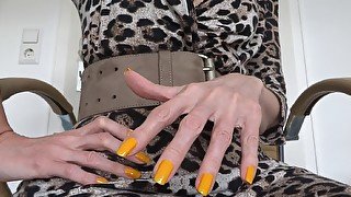 Classic natural fingernails - Yellow nail polish