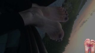 sunset with tetras feet