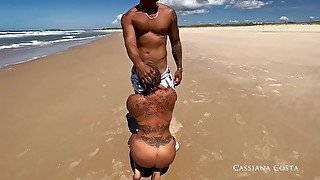 Cassiana Costa, free as the wind, gives a blowjob on the beach and her husband records everything