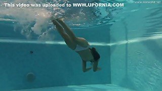 Stefanie Moon In Swims Nude In The Pool