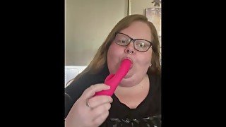 BBW shows him what that mouth do