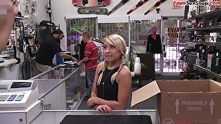 Petite pawnshop amateurs suck pov porn dick before nailing