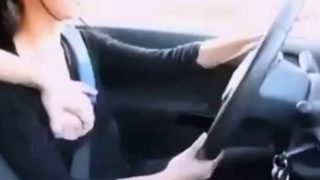 Female Uber Driver Gives Her Passenger A Handjob