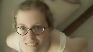 Amateur nerdy chick gives a deep throat blowjob