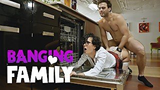 Banging Family - Step-Bro Fuck Me While Im Stuck