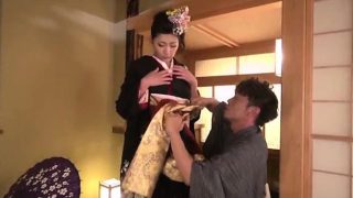 Yuna Shiratori spreads legs for a big dick to smash her cunt