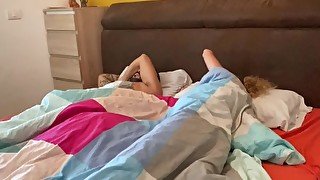 Sexy MILF se despierta cachonda y empieza a cabalgar a su marido