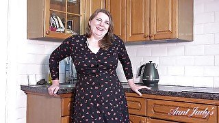 AuntJudys - Cookin' in the kitchen with 50yo busty BBW Rachel