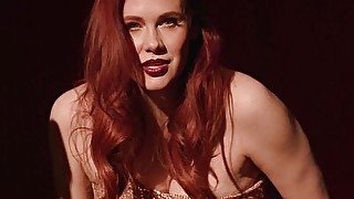 Red MILF singer Maitland Ward reveals her tits during her enchanting song