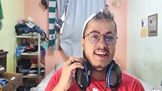 O Nerd Jogador E A Gozada Em Live Com Os Amigos - Conteudos No Whatsapp: 15 Min