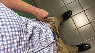 Horny guy cums on his break.