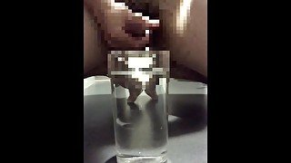 【series:masturbation】cumshot in the water（with ejaculation）