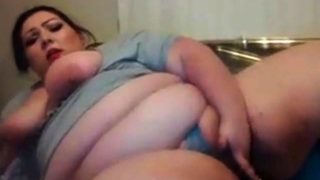 BBW gropes herself