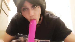 Sissy Cockslut Practising her Head Game