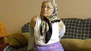 OMAHOTEL Solo grandma stripping down and playing her pusssy