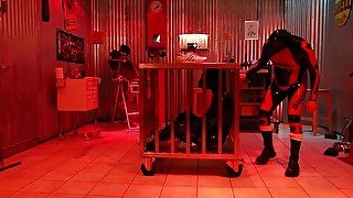 Rubber Sklave im Paradies 2