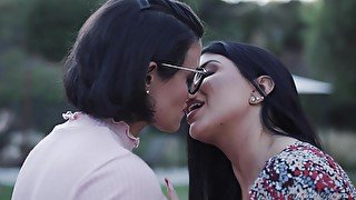 Romi Rain and Penny Barber love to kiss and eat pussy all day long