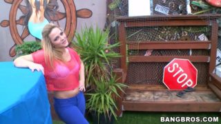 Alexis texas wearing tight jeans getting her ass worshipped outdoor