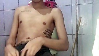 Alex Dy Jerking Off in a Bathroom and Eating His Cum