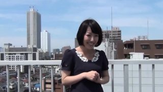 Japanese ho rubs her clit