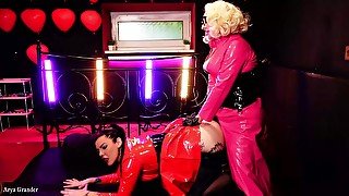 Hot Fetish Latex Lesbian Girls - Kinky Sex And Dirty Talk (arya Grander And Dredda Dark)