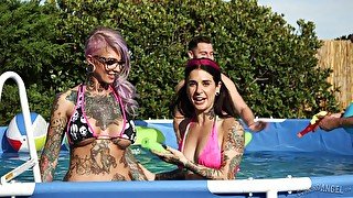 Tattooed hotties Joanna Angel and Sydnee Vicious get fucked